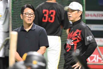 【侍ジャパン】井端監督が小久保監督と異例のロング会談…深まる「ピッチクロック」への危機感