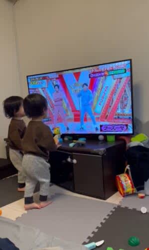 『生放送の漫才』を見ていた双子の兄弟→初めて見たとは思えないほどの完コピが491万表示「なんでわかるのｗ」「ちゃんと担当決まってるｗ」