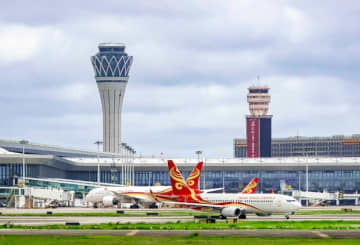 16歳少女が飛行機内で出産、性感染症の疑いも―中国