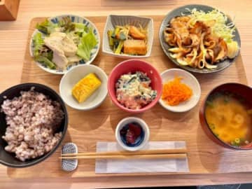 【浦和】小鉢の数だけ幸せがある！管理栄養士の日替わりランチ「食堂 諭きしん」