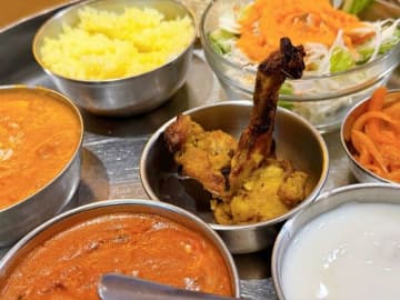 インドカレー店の〝間違い〟が愛おしすぎて6.5万人ほっこり　「いいやんけえええ」「愛情に満たされた」
