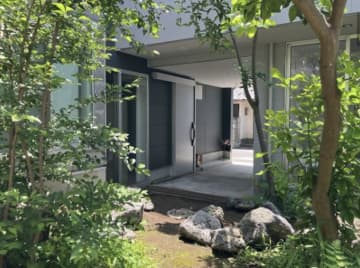 高齢者の“ひとり暮らし”に新提案！建築家設計×見守りサービスのシェアハウス「フキネコテラス」