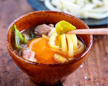 ごま油香る！やみつき必至の「冷凍うどん」レシピ5選♪
