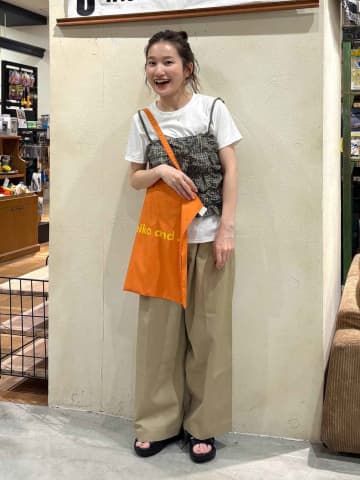 【niko and ...】の「お値下げボトムス」を使った「おしゃれコーデ」