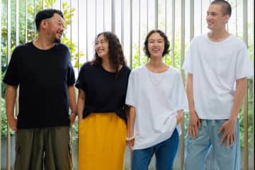 ファミマ「コンビニエンスウェア」“オレンジ”の新色ブラや大きめTシャツ、こども靴下など