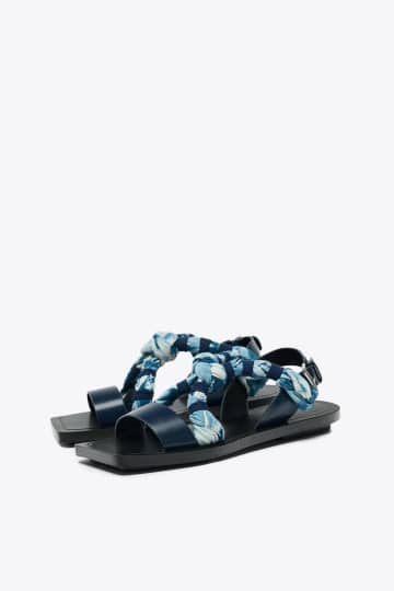 【ZARA】のセールがアツイ！「おしゃ見えサンダル」