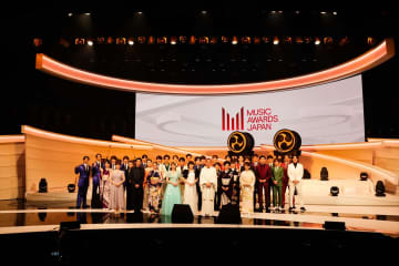 『MUSIC AWARDS JAPAN 2025』演歌＆歌謡曲部門授賞式とライブ映像が公開　純烈、新浜レオンら登場