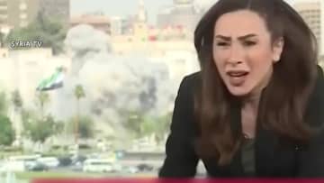 【緊迫】慌ててその場から離れ…テレビ生放送中にキャスターの背後で突然の爆発音　イスラエル軍がシリア“首都中枢”空爆の瞬間…3人死亡34人けが