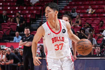 河村勇輝が第４Ｑに好アシスト連発！９得点、チーム最多６アシストでブルズの逆転勝利に貢献＜DUNKSHOOT＞
