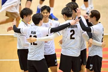 男子バレー日本、０-２から大逆転勝利！ アルゼンチンとフルセットの死闘を制して千葉大会２連勝、宮浦健人が最多23得点【ネーションズリーグ】