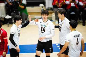 第5セットでコートを離れた石川祐希「代わったメンバーが良いプレーをしてくれた。頼もしい仲間たちだと思う」