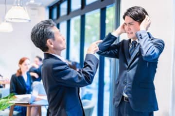 「とにかく上司がバカ！」社長に相談したら“お飾り部長”と判明　会社に不信感抱いた男性「辞めて大満足！」