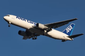 ANA、成田で「航空貨物の舞台裏」見学ツアー初開催！ 767F撮影も可能