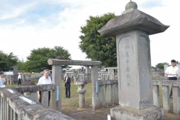 老中・水野忠邦の墓所　結城市に寄贈　子孫の忠俊さん　「大事にしたかった」　茨城