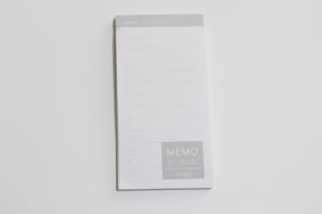 ダイソーの商品だったんだ！「SNSでよく見かけて気になってた」ある使い方が人気のメモ帳