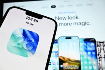 iPhone 17 Proに新色「Liquid Glass」登場？ 見る角度で色が変わる可能性
