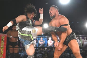 【DDT】7・27青梅でのKO-Dタッグ王座戦に向け、飯野雄貴と佐藤大地がバチバチに火花！「もっと蹴り、エルボー、投げ、よこせよ！」