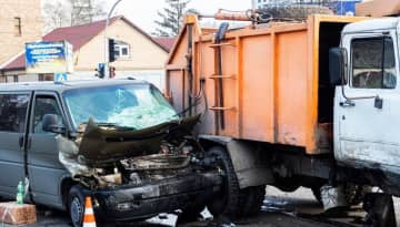 25歳サッカー選手が高速道路での衝突事故で即死…1年前に病気から現役復帰したばかりだった