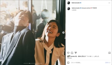 佐藤健＆小芝風花、絆を感じるグータッチ　『私の夫と結婚して』大量のオフショット公開