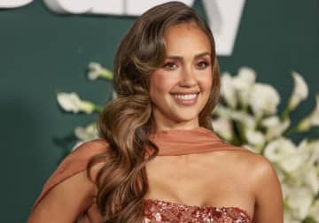 ジェシカ・アルバ、12歳年下のマーベル俳優とカジュアルな交際中