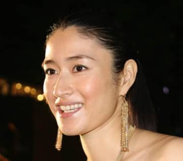 「えっ？えっ？と二度見、三度見」小雪の「一瞬出演」に驚き相次ぐ　イメージとの違いに「びっくり」