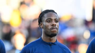 ワイ、里帰りして踊る