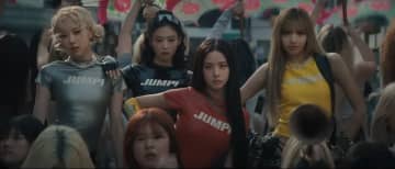 「中毒性がある」「奇妙すぎる」 BLACKPINK新曲『JUMP』、刺激的でカオスなMVがバズりまくる