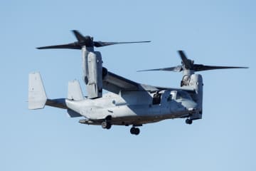 米軍オスプレイが緊急着陸　秋田の空港、けが人なし
