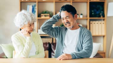 マイホームなんて買わなきゃよかった…「退職金2,800万円」の元・営業部長、60歳定年直後の絶望。妻が食卓に置いた「7桁の見積書」に言葉を失う