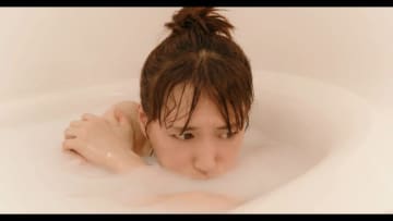 『ひとりでしにたい』第4話、“鳴海”綾瀬はるか、“元カレ”満島真之介と再会する