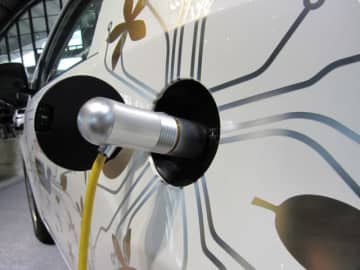 EVの更なる普及に向けて。バッテリーの高電圧化に必須の技術的ブレイクスルー