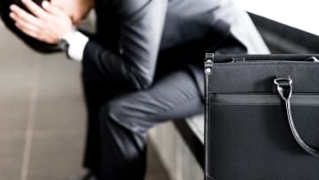 家賃の未払いで追い出されかけ、キャッシングカードは6枚目に突入…30代外資系コンサルマンが借金漬けの日々を過ごすワケ