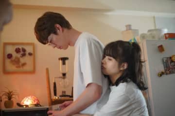 岸井ゆきのと宮沢氷魚がリアルな“ぐらっぐら”夫婦を演じる『佐藤さんと佐藤さん』特報映像が解禁！