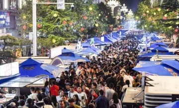 ナイトタイムエコノミーの新ランドマーク「ラサ不夜城」がオープン―中国