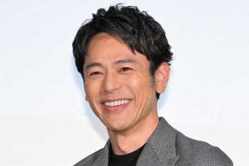 予想外の車両到着で…　妻夫木聡の“二つの顔”にネット熱視線「イケメン」「子供に戻るよね」