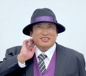 横浜に"喪黒"降臨！秋山竜次の実写版"笑ゥせぇるすまん"のクオリティが「違和感なさすぎて逆に怖い」と話題に！