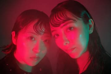 yonige、47都道府県ツアーの対バン追加発表にストレイテナーやブランデー戦記など7組＋ 新曲「strattera」配信決定