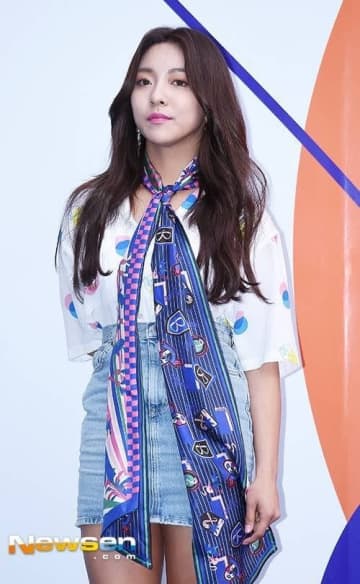 f(x) ルナ、ソルリさんや親友を亡くした辛さを吐露も「5年間体調不良…歌手を諦めようとした」