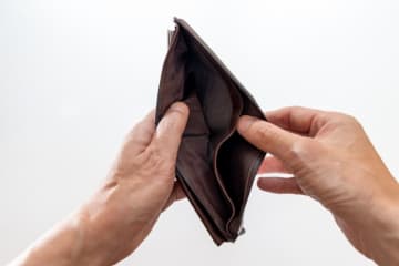 「結婚なんて贅沢。ファストフードがごちそう」手取り15万円、50代氷河期男性の嘆き