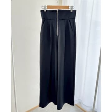 しまむらの新作「黒パンツ」早く買えばよかった…！ラクなのに着痩せ効果アリ♡人気コラボ5連発
