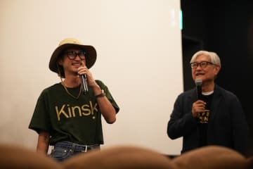 “親子血まみれ”の舞台裏！窪塚洋介&堤幸彦監督が登壇『THE KILLER GOLDFISH』舞台挨拶レポート