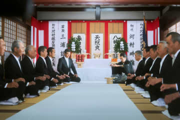 眞栄田郷敦、黒島結菜、斎藤工の姿も　舘ひろし主演映画『港のひかり』新場面写真公開