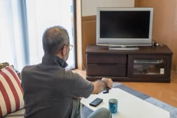 60歳会社員男性「テレビでおいしそうなスイーツを見るのが辛い」物価高の暮らし