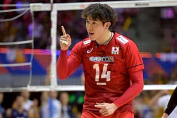【男子バレー】石川祐希と永露元稀のコンビが合わない場面も…主将がセッターに鋭い指摘「チャンスは限られてくる」