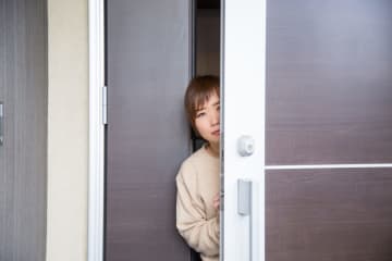 メルカリで「取引相手の住所」を確認したところ、近所だと判明！「送料750円」を浮かすために直接持っていきたいけど、規約的に問題ない？ ルールを確認