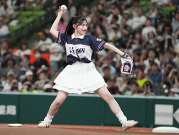 西武、菅田愛貴さんがセレモニアルピッチ「点数はほぼ100点です！」