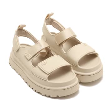 大人に似合う“ベージュ”！【UGG】コーデに合わせやすい「こなれ見えサンダル」