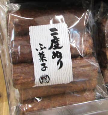目玉は「ペペロンチーノえびせん」　脚光浴びる「二度ぬりふ菓子」　オリジナルブランド菓子を多彩に品揃え　アイネットHD