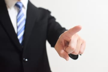 ヤクザの名刺をちらつかせる40代先輩、ついに後輩が「座れボケ！」とブチギレ説教　解雇された男が最後に放った言葉とは