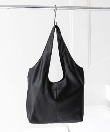 機能性 + シンプルデザインなら【グローバルワーク】の「バッグ」が◎